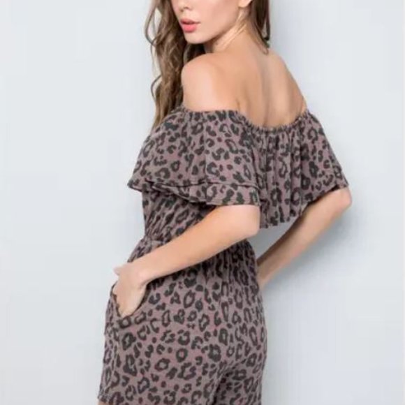 Off The Shoulder Leopard Romper - Picture 2 of 5